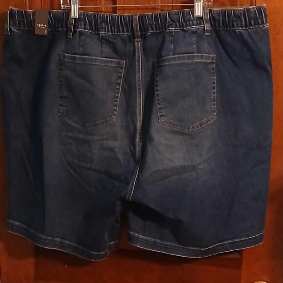 Torrid Lot of 2 Bermuda Pull-On Shorts - Size 28 (5X) (Dark Blue & Khaki) - Picture 10 of 13